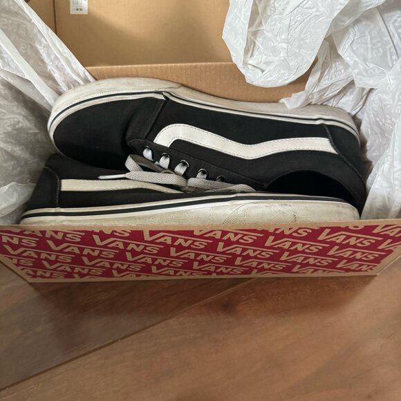 Vans Old Skool Shoe Black & White Size 9 with shoebox - Picture 6 of 8